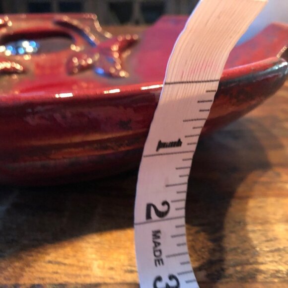 Red Pottery Leaf Motif Bowl With Handles - Picture 7 of 9